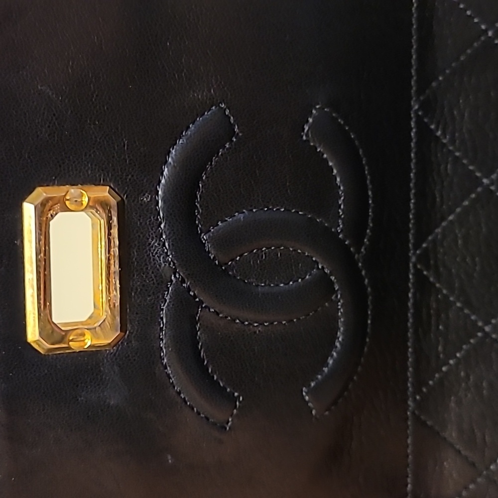 Vintage Chanel Bag - Picture 5 of 12